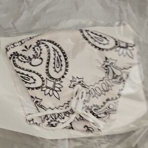 Tory Burch Face Mask, Never Opened, New.